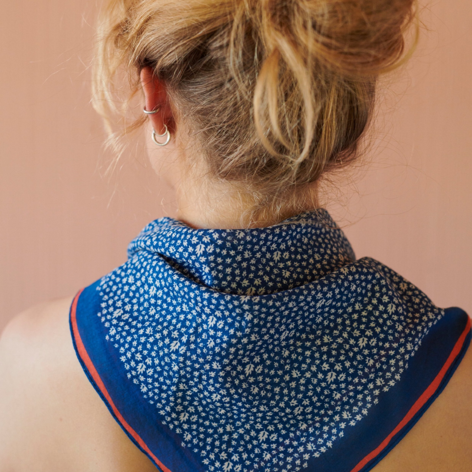 AUTUMN LEAF BANDANA - INDIGO - HABIBA - Bilde 3